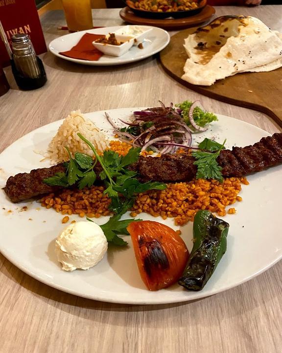 DIWAN Ocakbasi Türkisches Restaurant